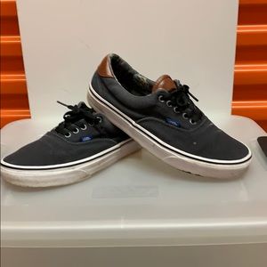 VANS - Classic Lace-Up Size 9.5